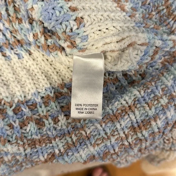 SO sweater size medium women’s - Picture 7 of 7